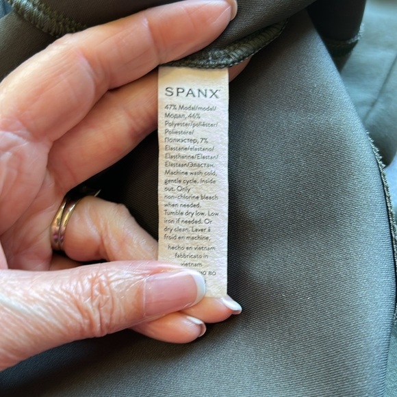 Spanx AirEssentials Crew Neck Dress Dark Olive Lightweight Pockets Shift Sz XL - Picture 9 of 12